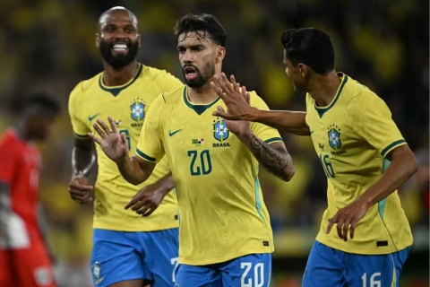 Lucas Paquetá sofre lesão na coxa e deve desfalcar o Brasil nas oitavas da Copa