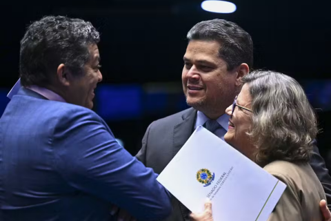 Davi Alcolumbre reage a críticas e diz sofrer ataques por pautas em votação no Senado